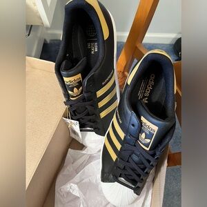 NWT Adidas Superstar Original black and gold sneaker size 13 New